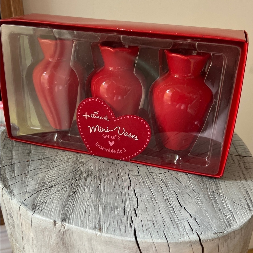 Hallmark Red Mini Vase Trio for Valentines - 4” vases new in box
